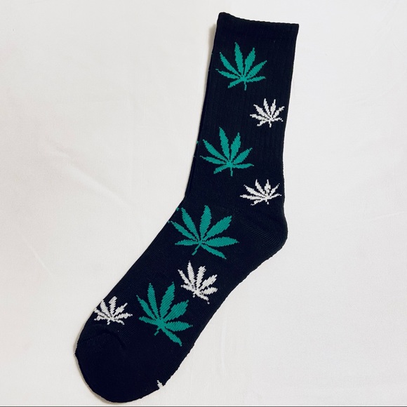 Weed Leaf Socks Green or Pink Leaf - Picture 5 of 7